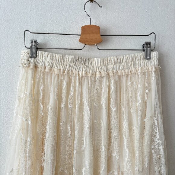 Choklate Paris Asymmetrical Lace Skirt - Picture 9 of 10